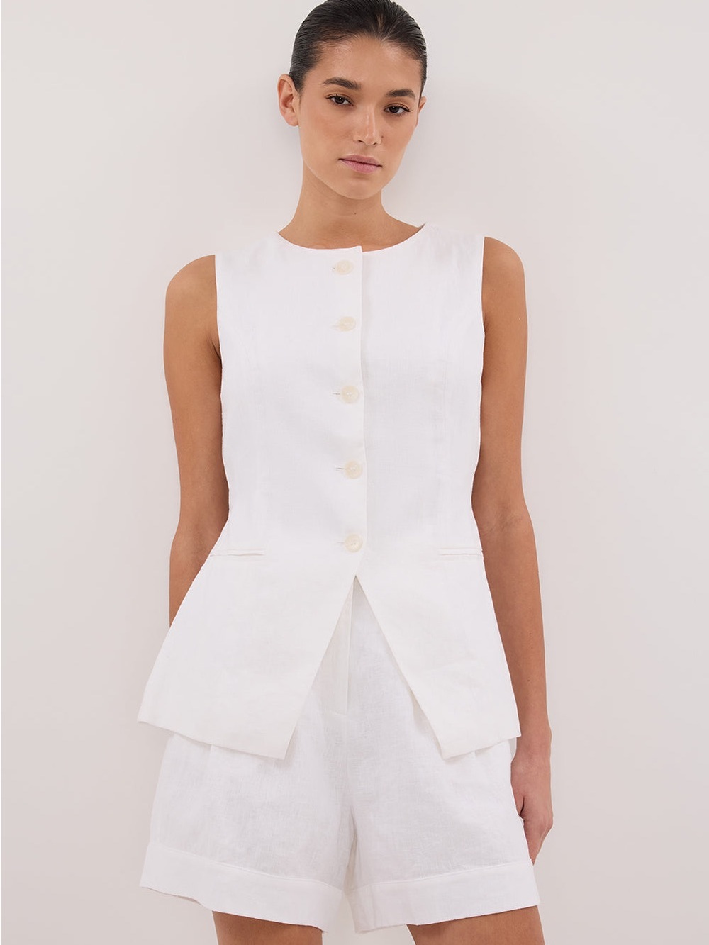 DISSH White Sleeveless Buttoned Linen Shorts Set